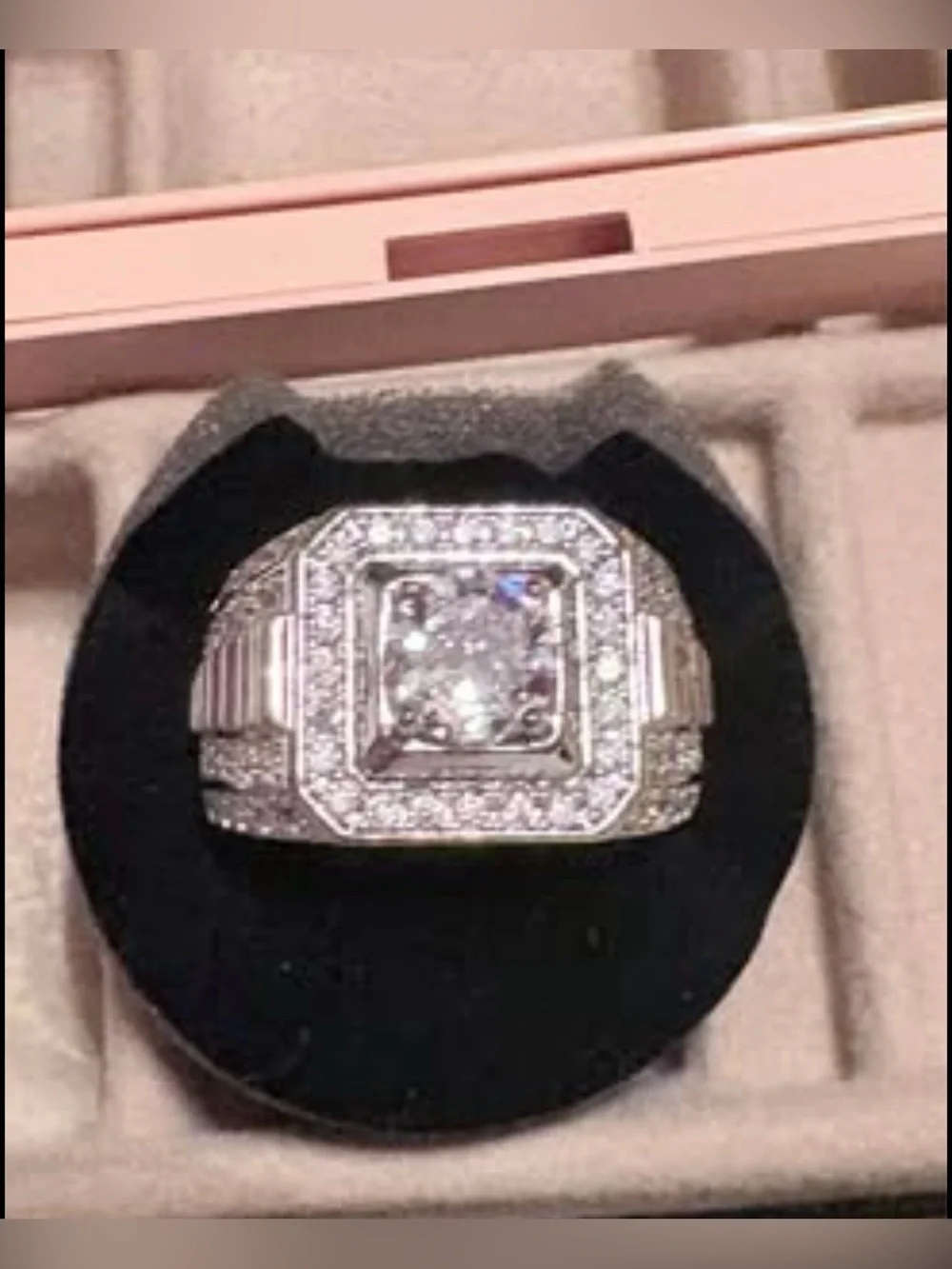 2.2 Carats Moissanite Ring Size 8, GRA Card & Gift box. (S925, But NOT STAMPED)